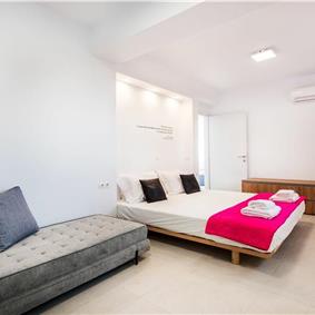 4 bedroom villa with infinity pool and sea view in Perithia, Corfu, sleeps 9